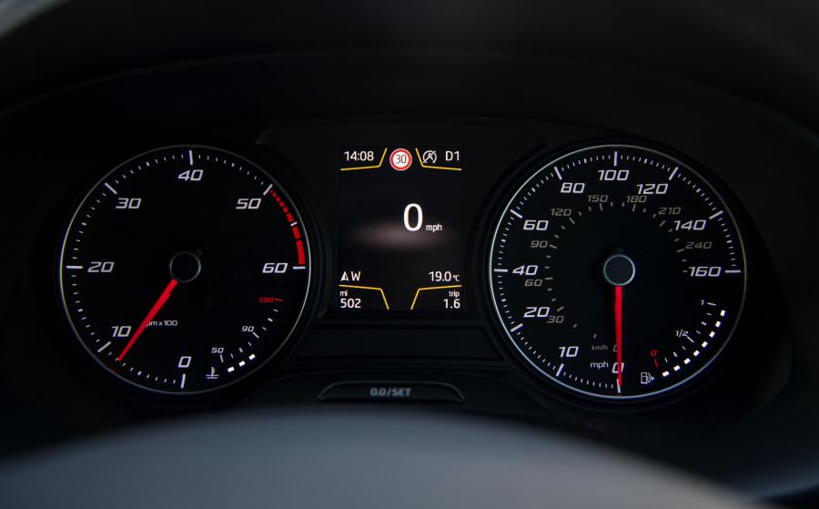 Панель приборов Seat Ateca Ecomotive 2016 года  (UK) (фото 14 из 14)